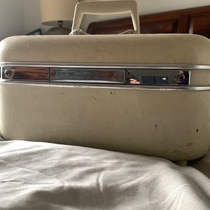 Lovely vintage train case
